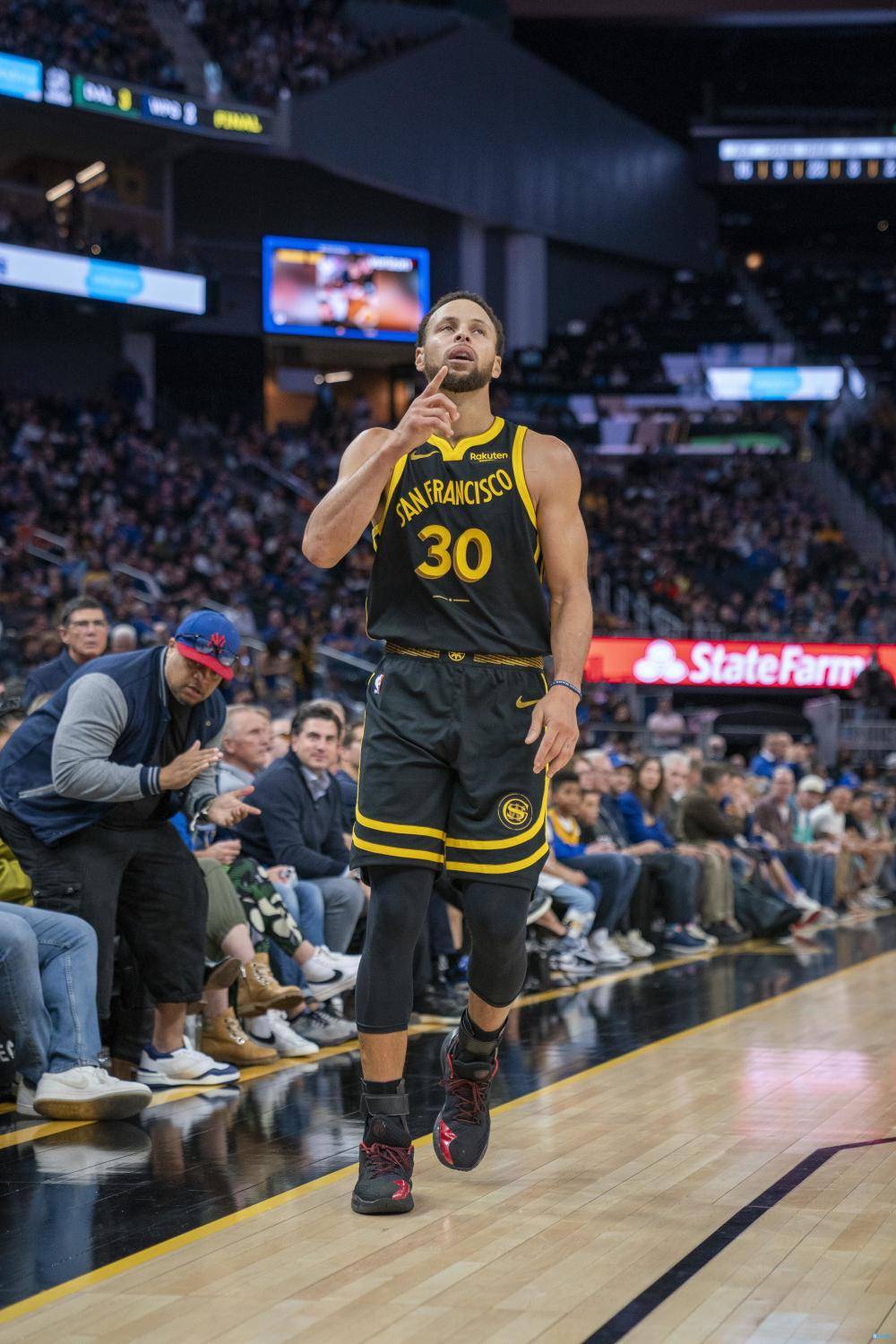 开云官方网站-库里连续五场比赛得分超过锐不可当，DWG不断突破！-开云官方网站