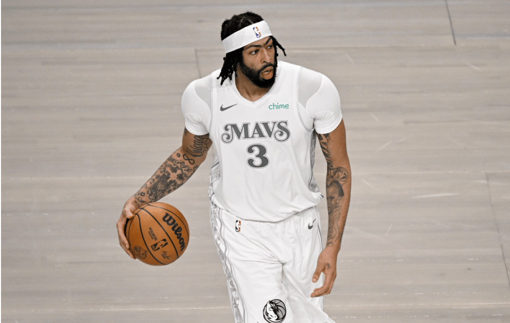 体育盛宴-浓眉哥迎来十五赛季出色发挥，DWG观众热烈欢呼！赢得满堂喝彩的简单介绍-体育盛宴