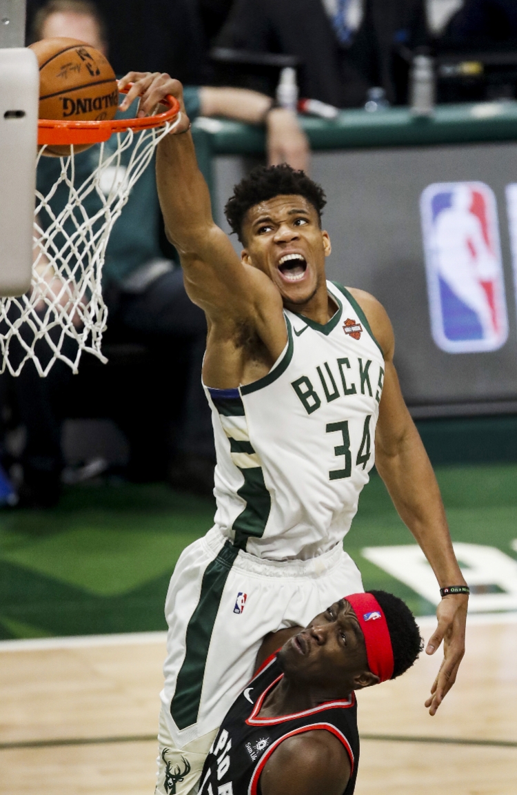 开云-字母哥焦点对战，哈登与60激战加拿大队分钟，比赛局势复杂胜负难料！比赛高潮迭起的简单介绍-开云