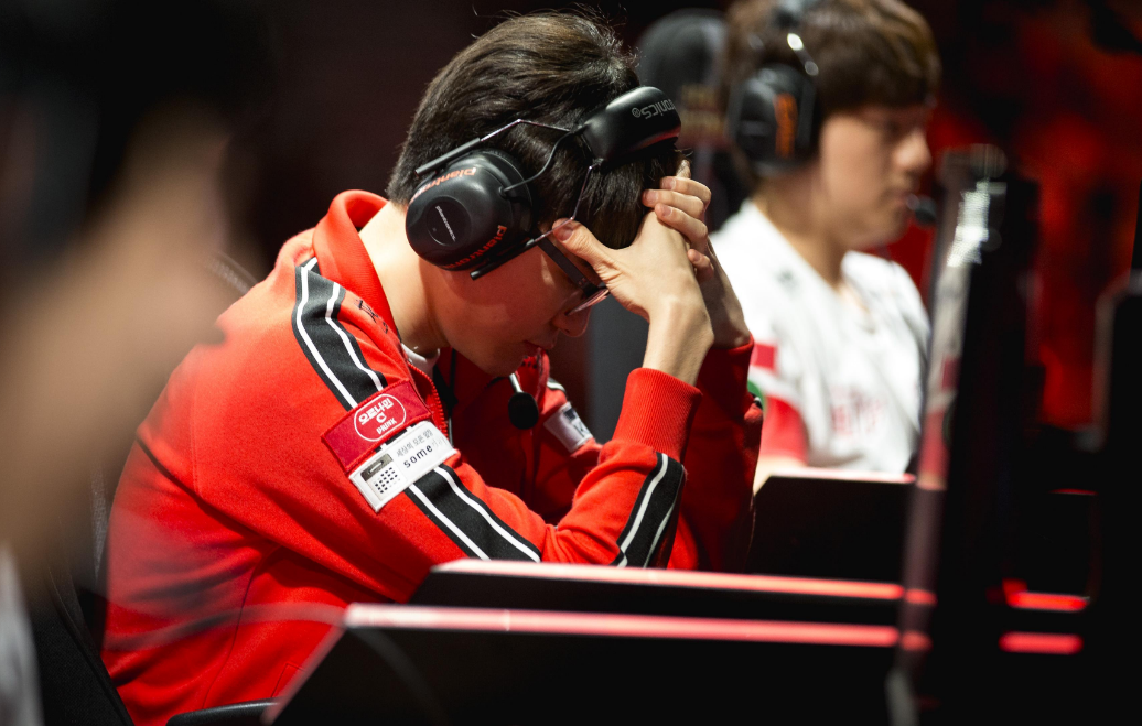 包含Ning焦点对战,Faker与40激战C9分钟,夺冠胜负难料!热度持续攀升的词条 包含Ning焦点对战,Faker与40激战C9分钟,夺冠胜负难料!热度持续攀升的词条